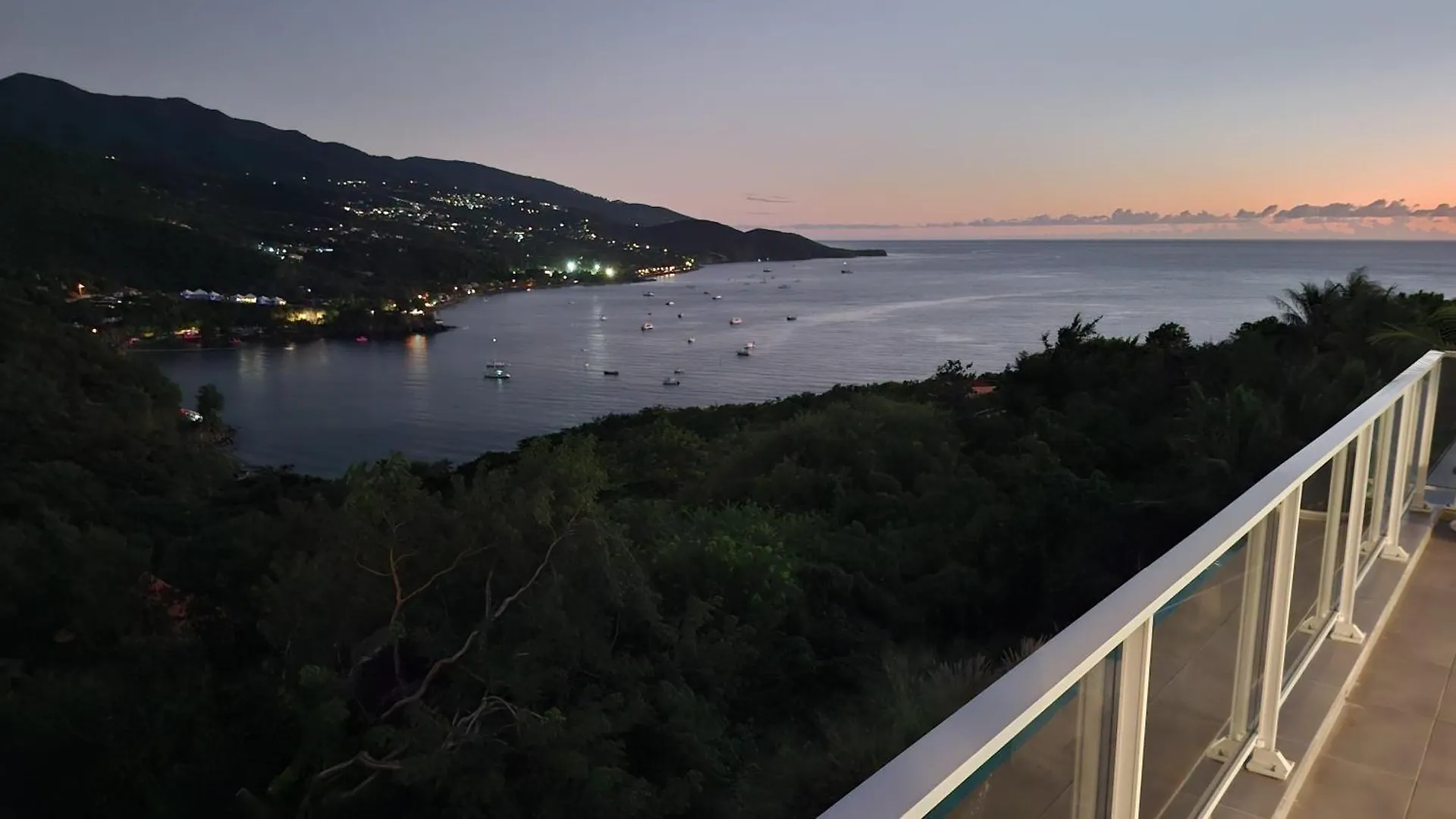 Villa 4 Etoiles Le Pic De Malendure Bouillante 0*,  Guadeloupe